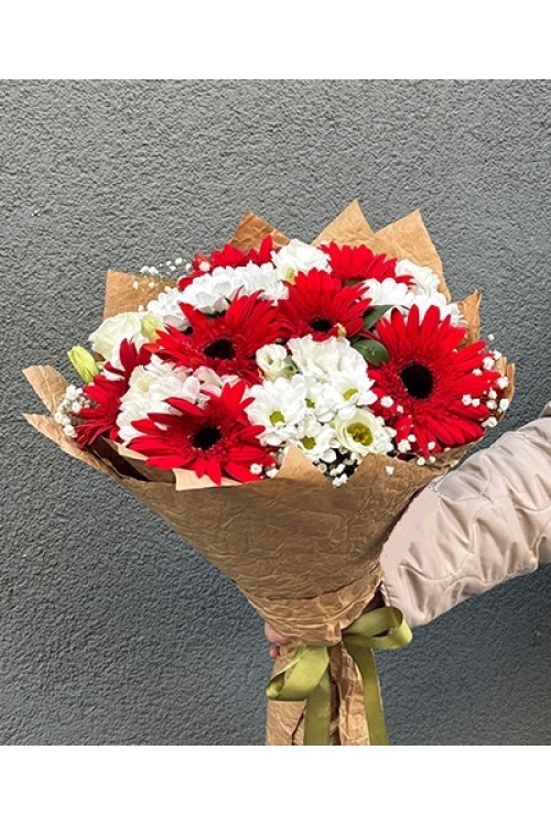 BEYAZ PAPATYA VE KIRMIZI CELBERA BUKETİ 